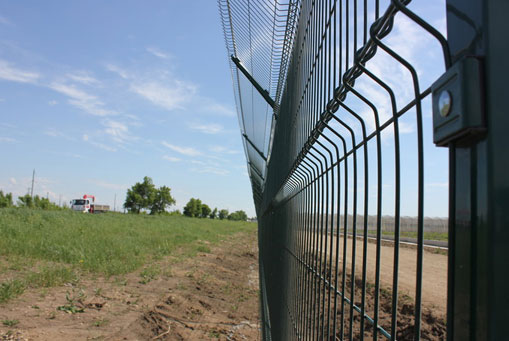 Зелёный 3Д забор. Джанкой, ограждение земельного участка хозяйственного назначения